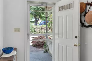 518 NE 8th St, Charlottesville, VA 22902 - Photo 4
