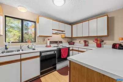 2530 Gillums Ridge Ln, Charlottesville, VA 22903 - Photo 14