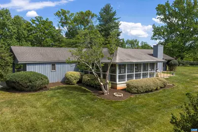 1221 West Leigh Dr, Charlottesville, VA 22901 - Photo 2