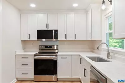 309 Crestfield Ct, Charlottesville, VA 22911 - Photo 14