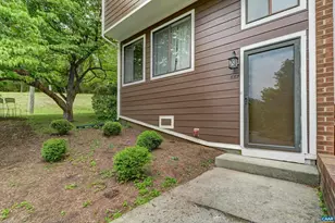 587 Southampton Ct, Charlottesville, VA 22901 - Photo 2