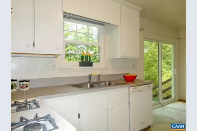 1502 Trailridge Rd, Charlottesville, VA 22903 - Photo 14