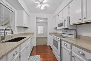 1250 Maple View Dr, Charlottesville, VA 22902 - Photo 8