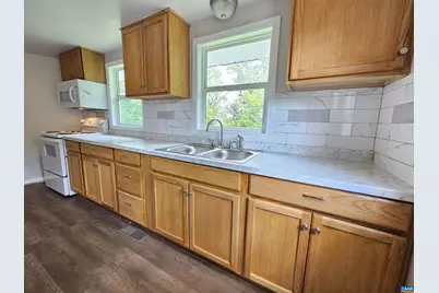 5290 Dixie Hill Rd, Buckingham, VA 23921 - Photo 12