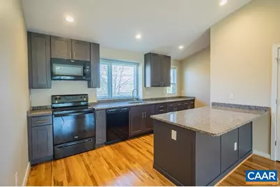 630 Park St #J, Charlottesville, VA 22902 - Photo 6