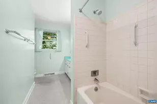 2514 Hillwood Pl, Charlottesville, VA 22901 - Photo 16