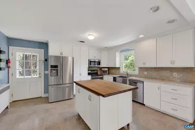102 Bollingbrook Dr, Charlottesville, VA 22911 - Photo 14