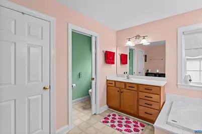 560 Rolling Valley Ct, Charlottesville, VA 22902 - Photo 22