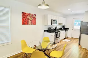 326 NW 10th St, Charlottesville, VA 22903 - Photo 4