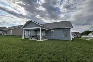 179 Langley Dr, Waynesboro, VA 22980 - Photo 2