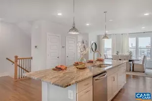 828B Wesley Ln, Charlottesville, VA 22911 - Photo 4
