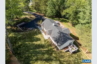 935 Emerson Dr, Charlottesville, VA 22901 - Photo 2