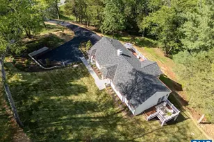 935 Emerson Dr, Charlottesville, VA 22901 - Photo 2