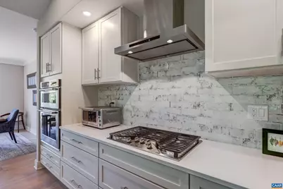 401 Lochlyn Hill Dr, Charlottesville, VA 22901 - Photo 20