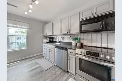 1354 Villa Ct #D, Charlottesville, VA 22903 - Photo 4