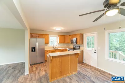 102 Dorset Ct, Charlottesville, VA 22911 - Photo 8