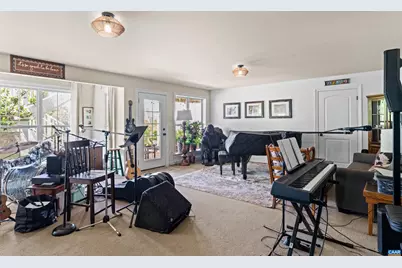 2246 Hyland Ridge Dr, Charlottesville, VA 22911 - Photo 38