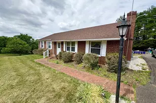 601 Lake View Ln, Lovingston, VA 22949 - Photo 2