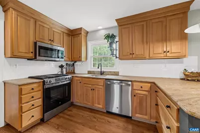 122 Bollingbrook Dr, Charlottesville, VA 22911 - Photo 4