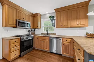 122 Bollingbrook Dr, Charlottesville, VA 22911 - Photo 4