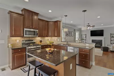 1843 Wickham Pl, Charlottesville, VA 22901 - Photo 12