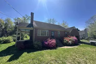 912 St Charles Ave, Charlottesville, VA 22901 - Photo 1