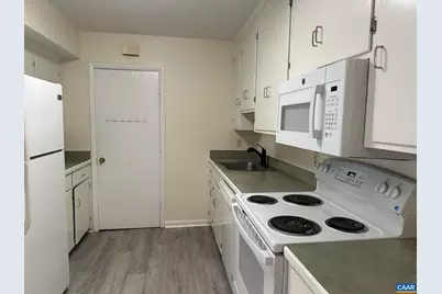 1724 Solomon Rd #B, Charlottesville, VA 22901 - Photo 8
