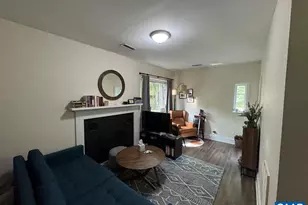 1820 Rugby Pl, Charlottesville, VA 22903 - Photo 4