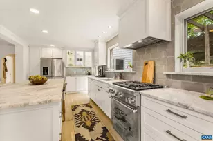 107 Perry Dr, Charlottesville, VA 22902 - Photo 10