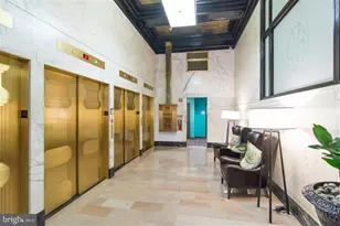 7 N Calvert St, Baltimore, MD 21202 - Photo 10