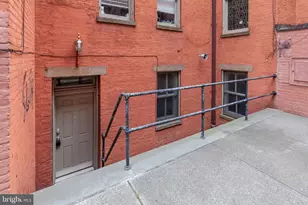 10 W Madison St, Baltimore, MD 21201 - Photo 30