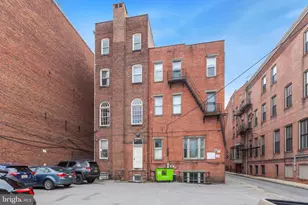 10 W Madison St, Baltimore, MD 21201 - Photo 32