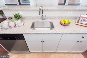 7 N Calvert St, Baltimore, MD 21202 - Photo 68