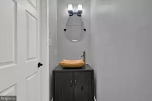 1707 E Lombard St, Baltimore, MD 21231 - Photo 22