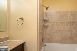 35 Andrew Pl, Baltimore, MD 21201 - Photo 20