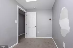 2110 E Hoffman St, Baltimore, MD 21213 - Photo 20