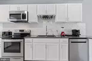 2538 E Eager St, Baltimore, MD 21205 - Photo 8