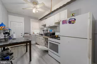 3215 Phelps Ln, Baltimore, MD 21229 - Photo 4