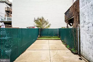 1007 S Highland Ave, Baltimore, MD 21224 - Photo 24