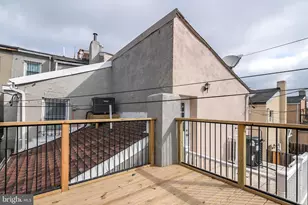 2221 E Fayette St, Baltimore, MD 21231 - Photo 10