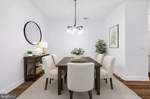 13 Andrew Pl, Baltimore, MD 21201 - Photo 12