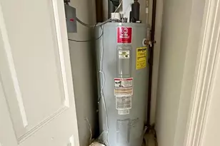 10 E Lee St, Baltimore, MD 21202 - Photo 50