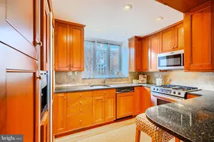 211 Bolton Pl, Baltimore, MD 21217 - Photo 4