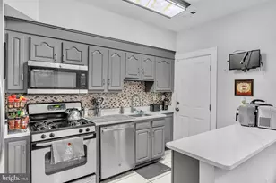 2546 Druid Park Dr, Baltimore, MD 21215 - Photo 12