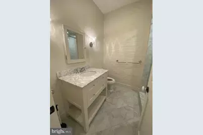 19 Branch Lane E, Baltimore, MD 21202 - Photo 6