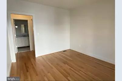 19 Branch Lane E, Baltimore, MD 21202 - Photo 10