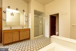 2738 St Paul St, Baltimore, MD 21218 - Photo 18