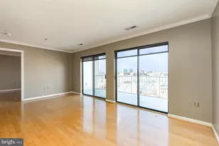 2702 Lighthouse Point E, Baltimore, MD 21224 - Photo 2