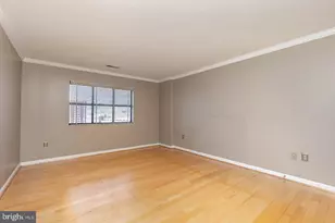 2702 Lighthouse Point E, Baltimore, MD 21224 - Photo 8