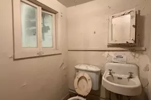 2464 Keyworth Ave, Baltimore, MD 21215 - Photo 42